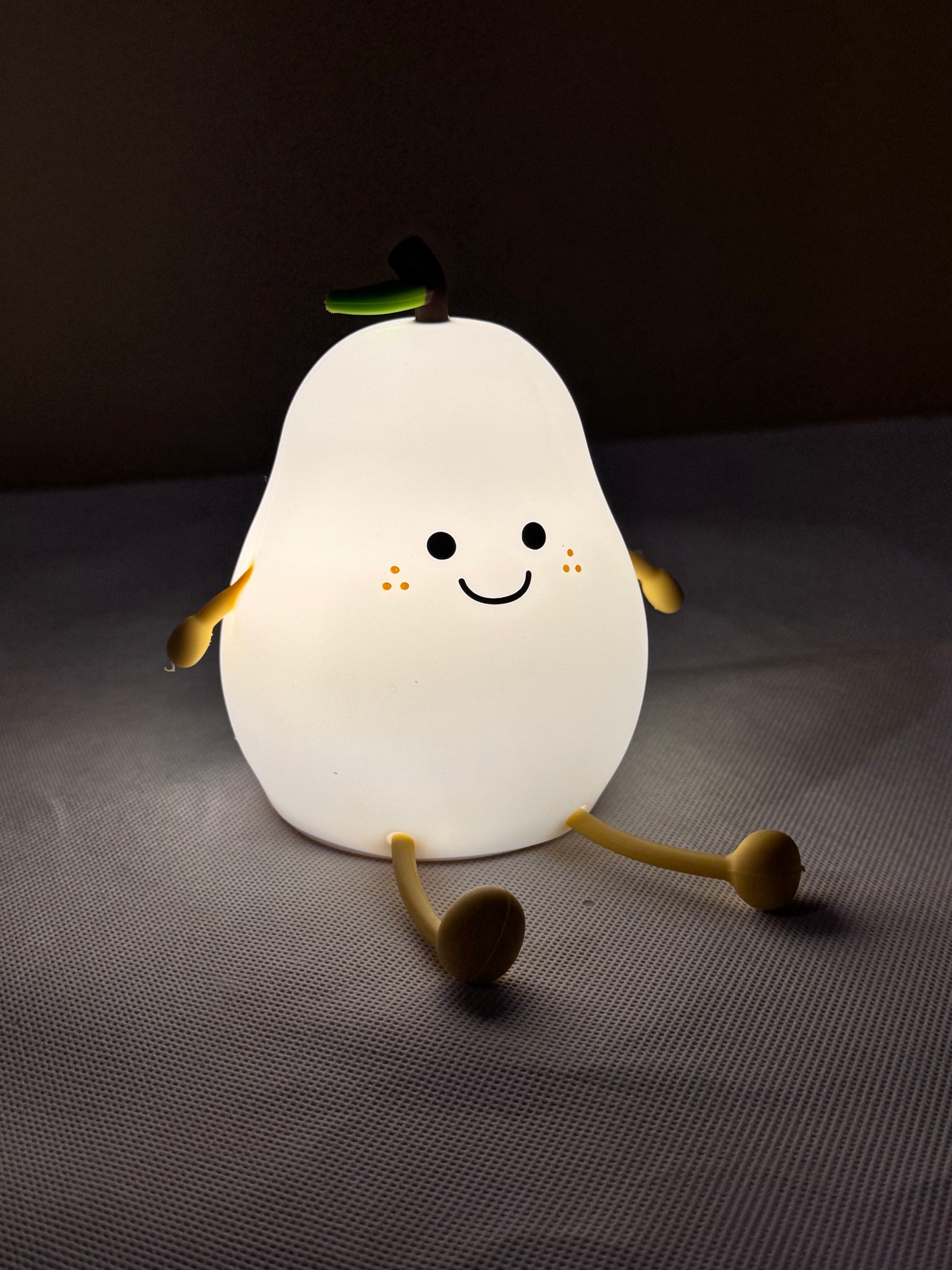 Pearly – The Color Changing Pear Lamp