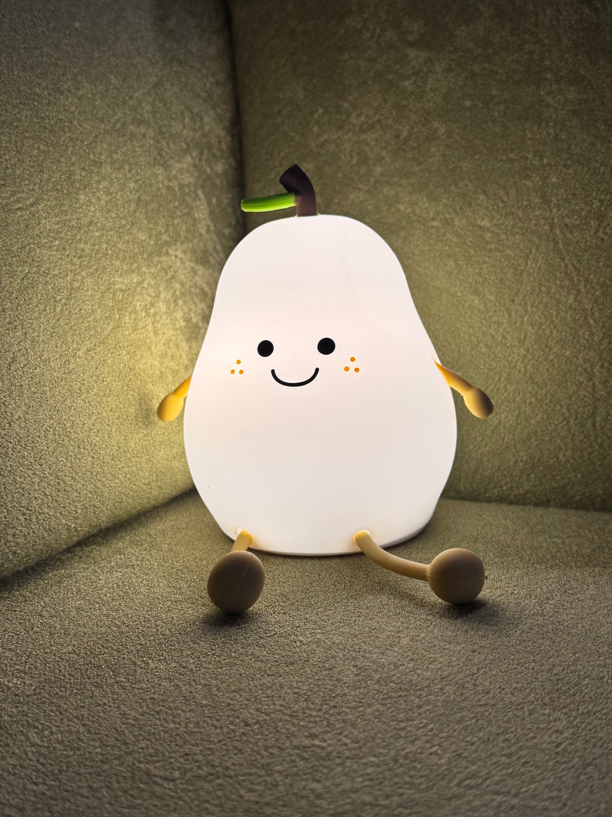 Pearly – The Color Changing Pear Lamp